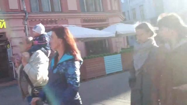 ВЛОГ #1 ПРОГУЛКА ПО АРБАТУ И ПОЕЗДКА НА ВЕЛОСИПЕДАХ смотреть онлайн
