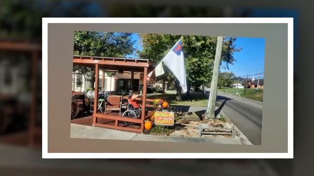 Парень с ДЦП всегда махал водителям РУКОЙ... смотреть онлайн