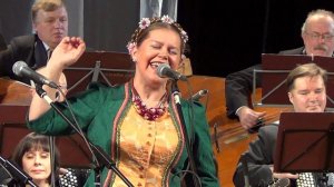 Скучно, грустно мне девчонке - Татьяна Семушина