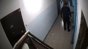 Муж жестоко бьёт свою жену??