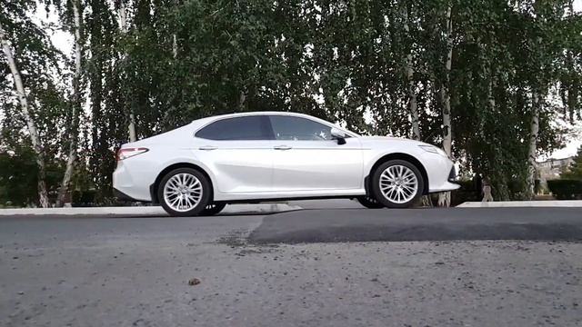 На "гоночном участке" ул. Ленина появился лежачий полицейский смотреть онлайн