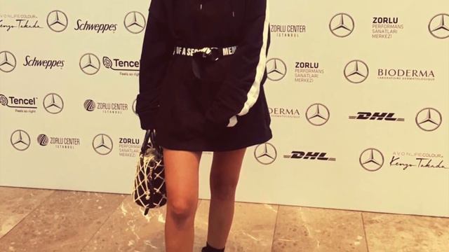 Sıla Türkoğlu and Hilal Yıldız went to look for wedding dresses смотреть онлайн