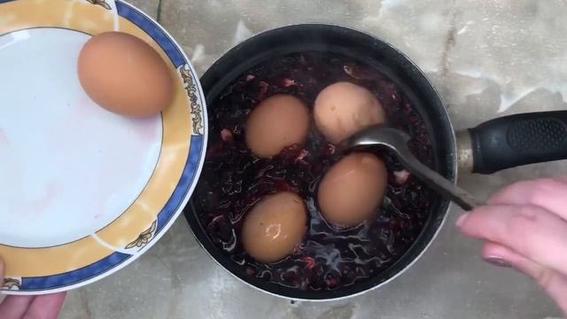 Пасха! Оригинально красим яйца. Космическая расцветка смотреть онлайн