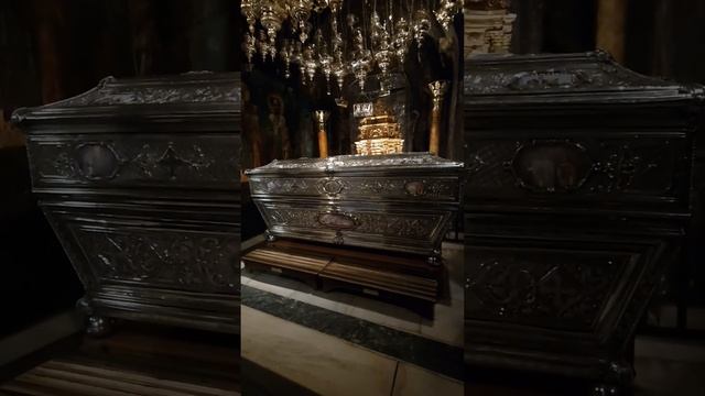 У мощей святителя Спиридона чудотворца на Корфу. смотреть онлайн