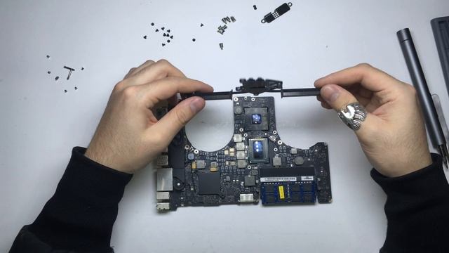 Ekran Kartı(Grafik İşlemci) Tamiri Apple 15" MacBook Pro 2011 смотреть онлайн