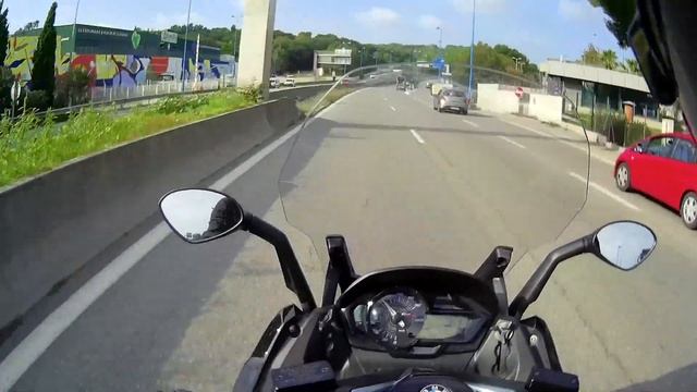 C650Sport Maxi Scooter BMW : le TMax Allemand смотреть онлайн
