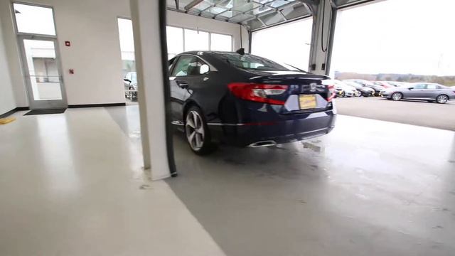 2018 Honda Accord Touring 2.0T | Obsidian Blue Pearl | JA012757 | Seattle | Sumner | смотреть онлайн