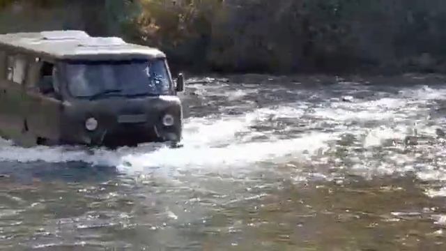 УАЗ таблетка, реки горного Алтая смотреть онлайн