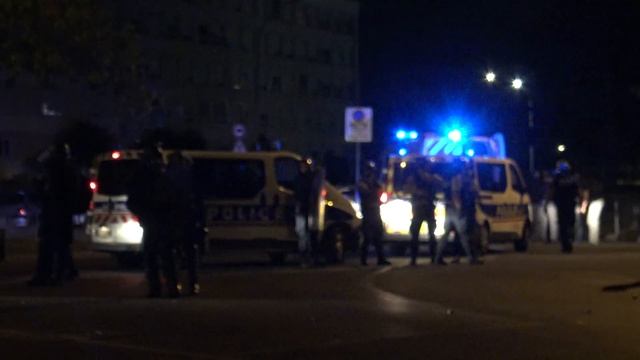 Argenteuil : deuxième soirée de violences urbaines (18 mai 2020, Argenteuil, France) [4K] смотреть онлайн