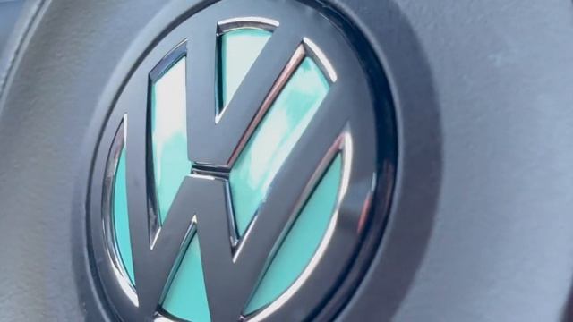 MK7/7.5 GTI/R Volkswagen Emblem Color Change! смотреть онлайн