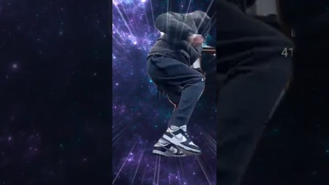 я когда прилетел в космос #подпишись #shortvideo #брейкданс #танцы смотреть онлайн