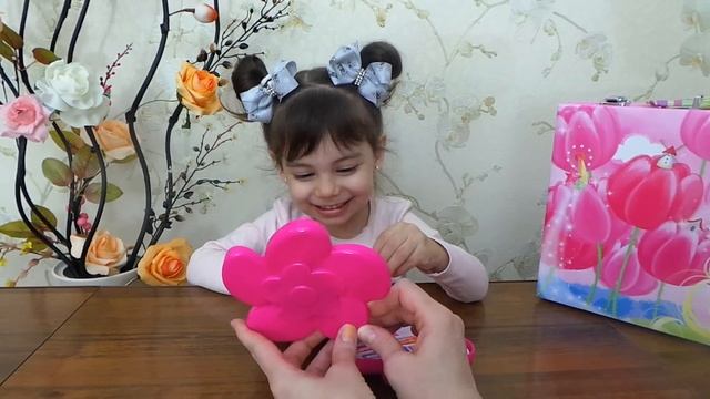A large set of children's cosmetics. БОЛЬШОЙ НАБОР ДЕТСКОЙ КОСМЕТИКИ . смотреть онлайн