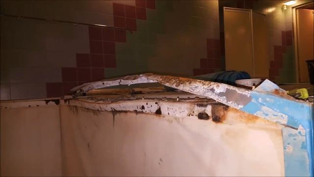 Ремонт переливного бассейна облицованного ПВХ пленкой. смотреть онлайн