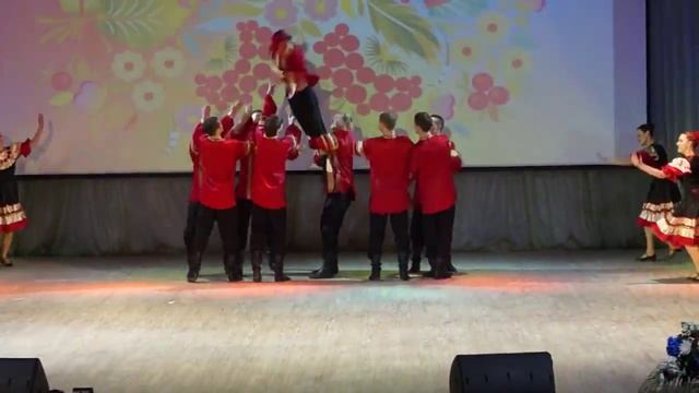 Ансамбль танца "Надежда" (НГАУ) -танец "Сватают невесту" финал конкурса "доброволец года 2013" смотреть онлайн