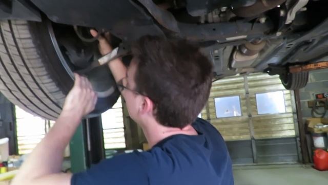 HOW TO TELL IF YOU HAVE A BAD CV AXLE смотреть онлайн