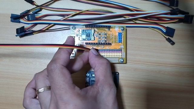 003 - MicroPython TechNotes: ESP32 Shield смотреть онлайн