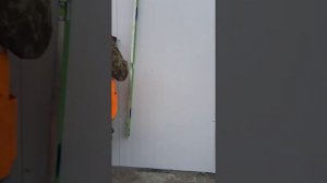 Монтаж сендвич панелей вертикально.