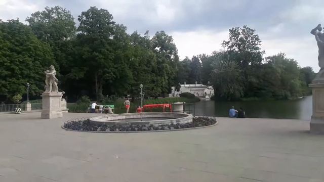 Прогулка по парку КОРОЛЕВСКИЕ ЛАЗЕНКИ в Варшаве, Łazienki Królewskie смотреть онлайн