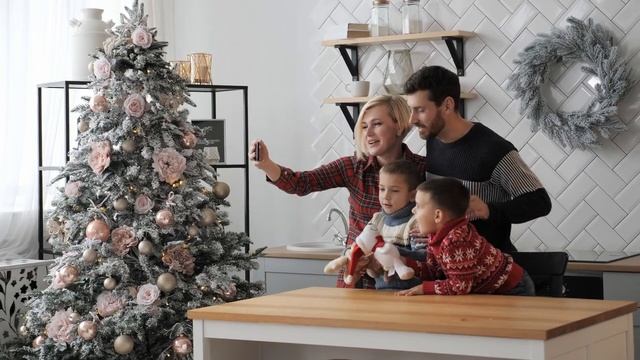 Umetne jelke 2022 s posebnim pristnim videzom lahko kupite v Bonsai dekorativne rastline Trzin. смотреть онлайн