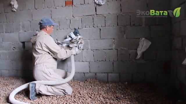 Сухая задувка эковаты. Как делать монтаж эковаты сухим способом ? Монтаж и задувка утеплителя смотреть онлайн