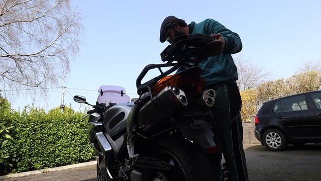 VFR800 VTEC Luggage Installation (A step by step guide video) смотреть онлайн