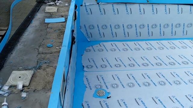 Полипропиленовый бассейн в бетонной чаше