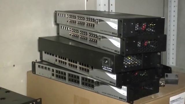 Полицейские задержали подозреваемых в краже сетевых коммутаторов смотреть онлайн