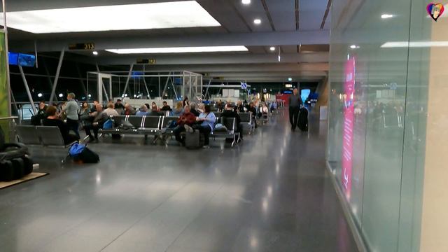 Departure Walk at Stuttgart Airport Terminal 3 смотреть онлайн