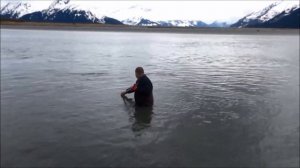 Как Ловят Корюшку на Аляске. Рыбалка и Путешествие по Аляске. Hooligan fishing in Alaska