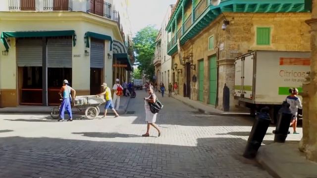 Управляющий ресторана выгнал старушку похожую на бродягу, она оказалась владелицей ресторана! смотреть онлайн