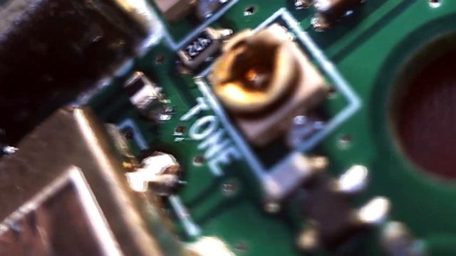 WIRELESS MIC TEARDOWN - SHURE смотреть онлайн