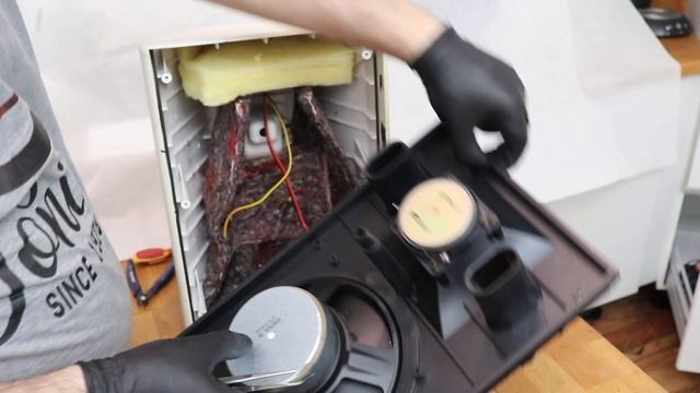 JBL Control 28 - A look Inside смотреть онлайн