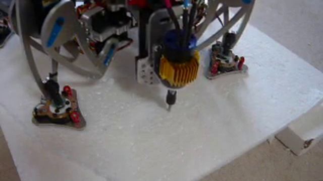 Hexapod Robot CNC Router - Cutting Shape смотреть онлайн