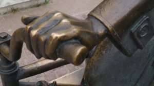 Почтальон печкин (памятник)