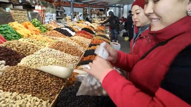 QYRGY BAZAR / ВЕРХНИЙ РЫНОК / ОЗЕРО смотреть онлайн