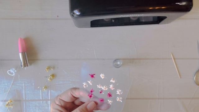 ドライフラワーレジンで作るルージュペンの作り方　気泡が入らないコツ！ смотреть онлайн