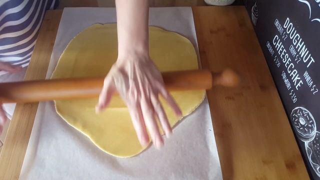 ПИРОГ с клубничным вареньем,который тает во рту!!! смотреть онлайн