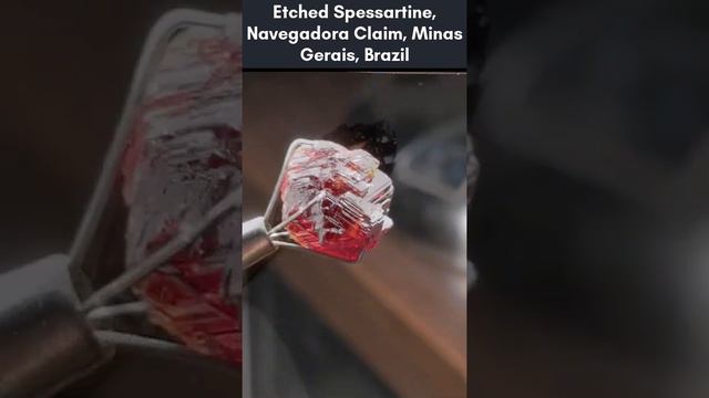 Etched Red Spessartine Garnets from the Navegadora Mine, Brazil #gemstone #garnet #minerals смотреть онлайн
