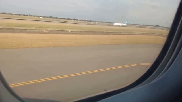 Взлет самолета. Бангкок. Аэропорт Суварнабхуми. Takeoff from Bangkok. The Suvarnabhumi Airport. смотреть онлайн
