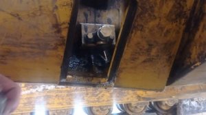 ТО бульдозера ,замена масла