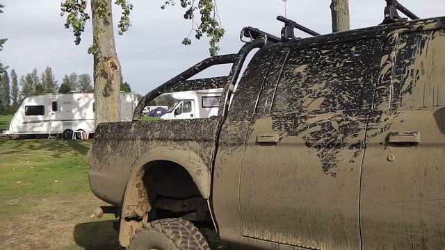 Mitsubishi L200 Warrior With Snorkel And Lots Of Mud. смотреть онлайн