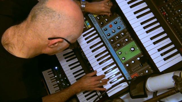 Moog Grandmother Oscillator 2 frequency tuned to a Major 3rd sweet sound смотреть онлайн