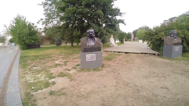 Лихие скульптуры в парке Музеон смотреть онлайн