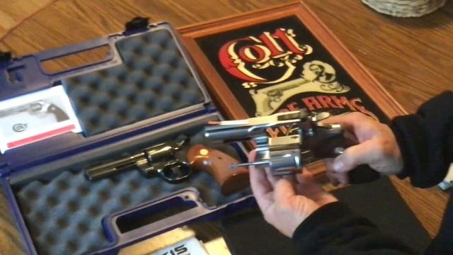 Best Colt Python’s, old and new смотреть онлайн