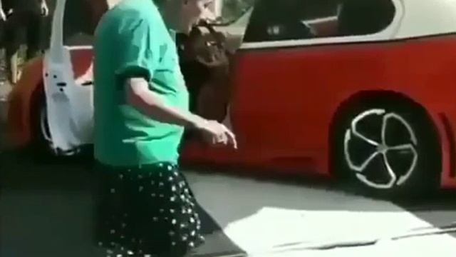 бабушка получила пенсию.Зажигает. смотреть онлайн