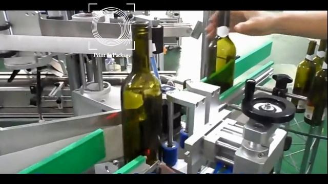 Автоматический этикетировщик для винных бутылок с подачей этикеток на корпус и горлышко смотреть онлайн