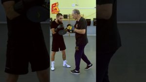Марк Мельцер как правильно бить двойку боксеру #бокс #техникабокса