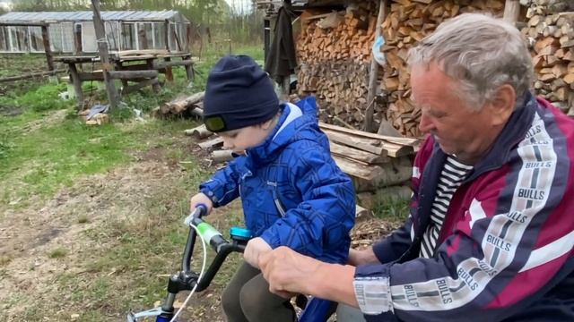 ВЛОГ. Где гулять детям / Первый День Победы без Деда / Село Добрынское / Май на даче смотреть онлайн