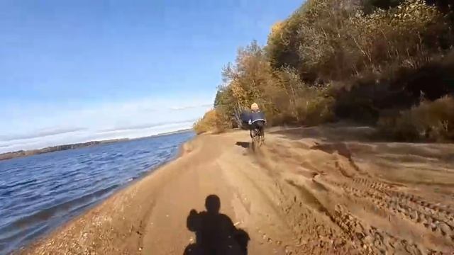 МОТО БУДНИ. Покатушка по берегу. смотреть онлайн