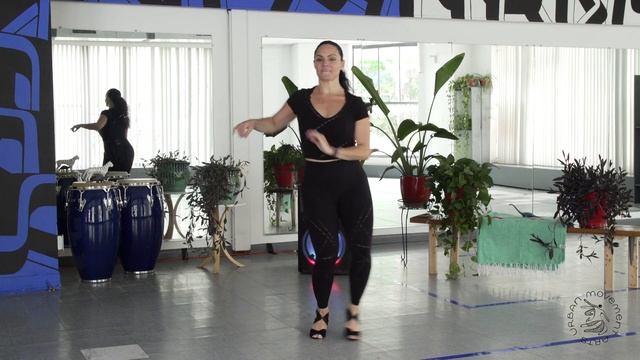 Bachata Basic Tutorial | Latin Dance Technique | Laurel Card смотреть онлайн